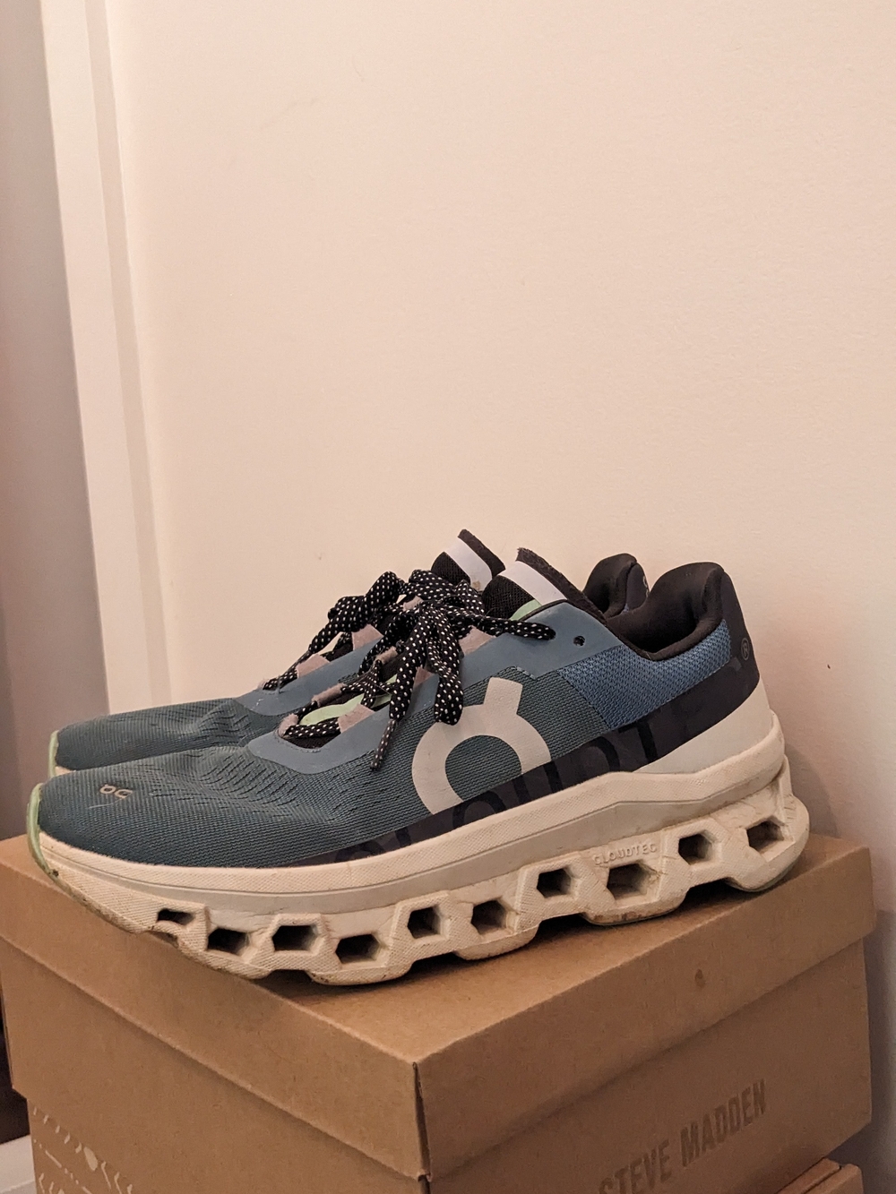 On Cloud Cloudmonster Women's Shoes in Blue and Gray - Picture 2 of 6